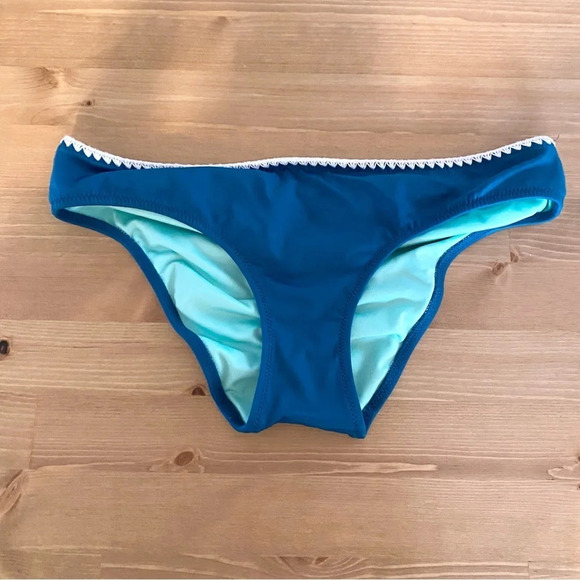 Size Small Target Shade & Shore Bikini bottoms blue aqua teal embroidered edge - Picture 1 of 8